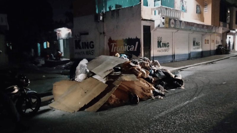 Montones de Basura Persisten en Los Alcarrizos Pese a Compromisos de Mejora