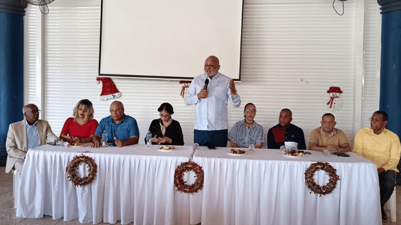 Dominicanos del Exterior en RD celebran encuentro navideño; Roberto Fulcar fue invitado especial