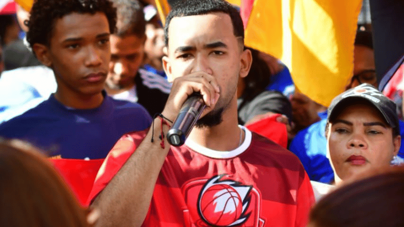 Presidente del FER truena contra quienes acusan a los estudiantes de las intoxicaciones