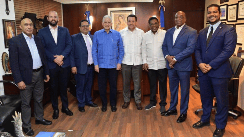 DxC y UNICARIBE se encaminan a suscribir un acuerdo interinstitucional