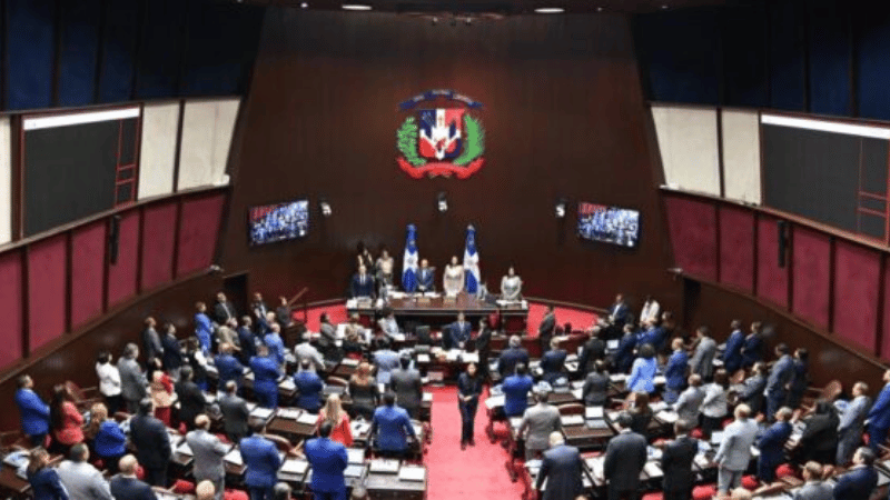 El Gobierno insta a aprobar nueva Ley de Contrataciones, pero desacuerdos en la Cámara de Diputados retrasan su avance