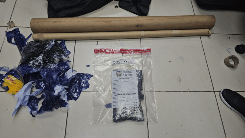 Incautan cocaína camuflada en rollos de tela con destino a Australia