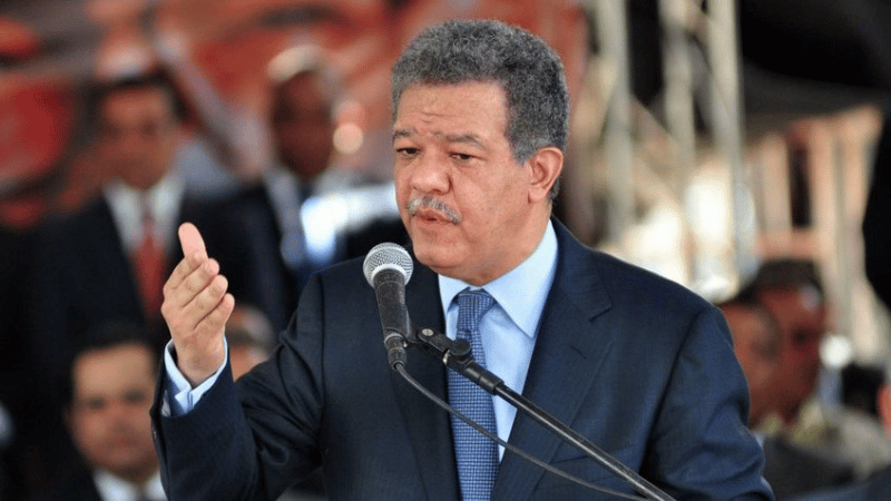 Leonel Fernández exige transparencia en la gestión de las tierras raras en República Dominicana