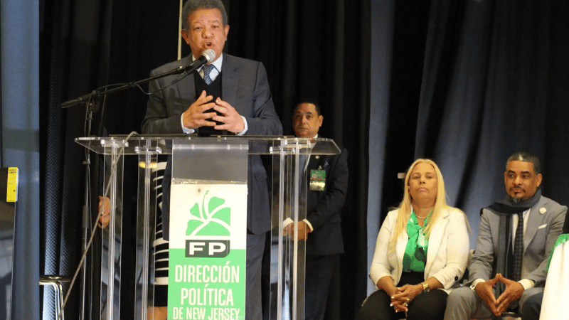 Leonel Fernández critica negligencia del gobierno ante intoxicación de estudiantes en provincia Duarte