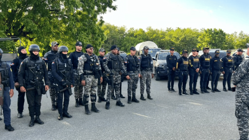 Policía, DNCD y Ejército ejecutan operativo contra el microtráfico en Los Guaricanos