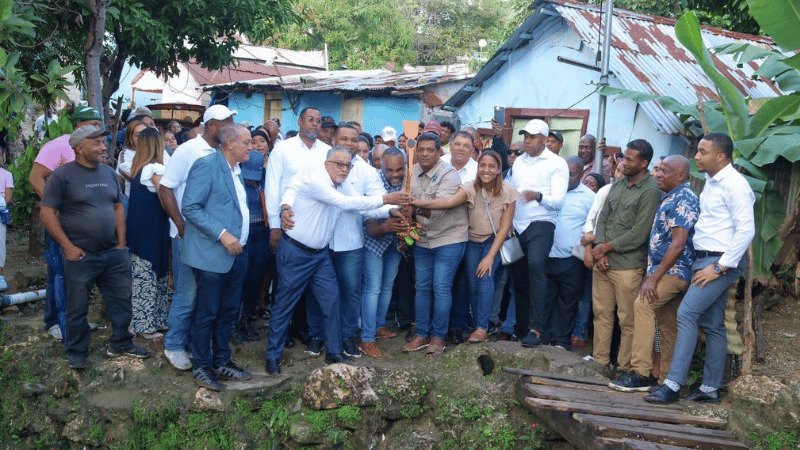 Ayuntamiento de Los Alcarrizos Inicia Construcción de Puente que Conectará La Piña con Nuevo Camino