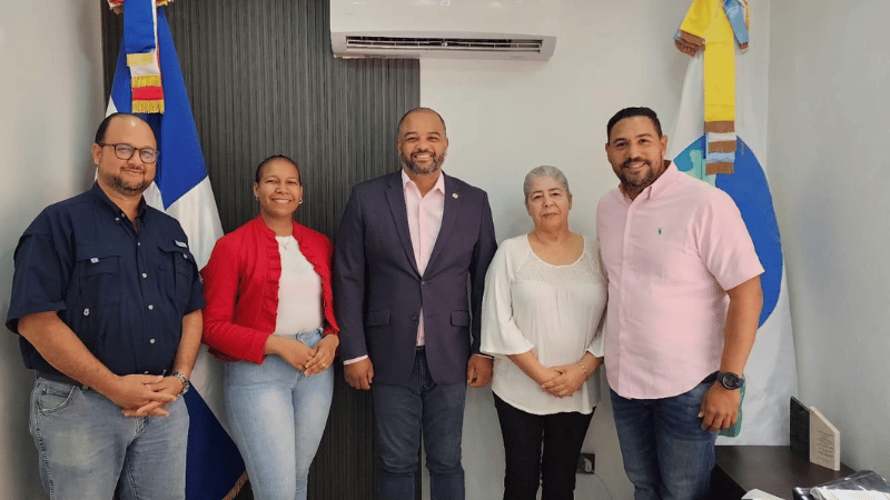 Diputado Carlos Pérez refuerza lazos con la Asociación Dominicana de Agrimensores para el desarrollo de Santo Domingo Norte