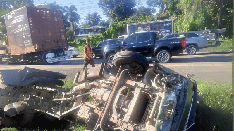 Trágico Accidente en la Autopista Duarte Deja Dos Muertos y 15 Afectados