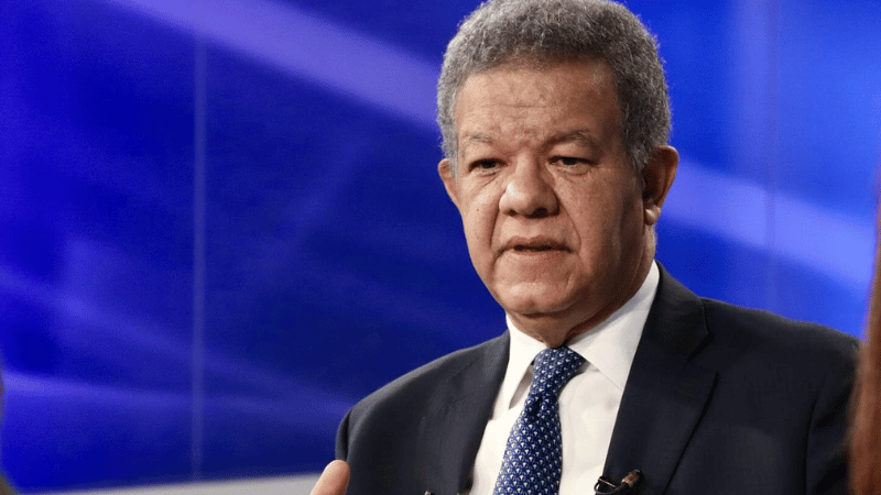“El dólar anda sin freno, y las reservas disminuyen”, asegura Leonel Fernández
