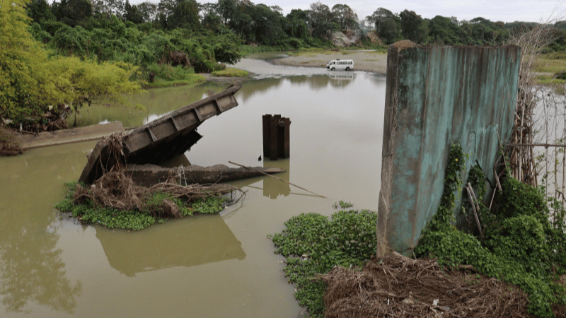 Residentes denuncian extracción de materiales en el río Manoguayabo
