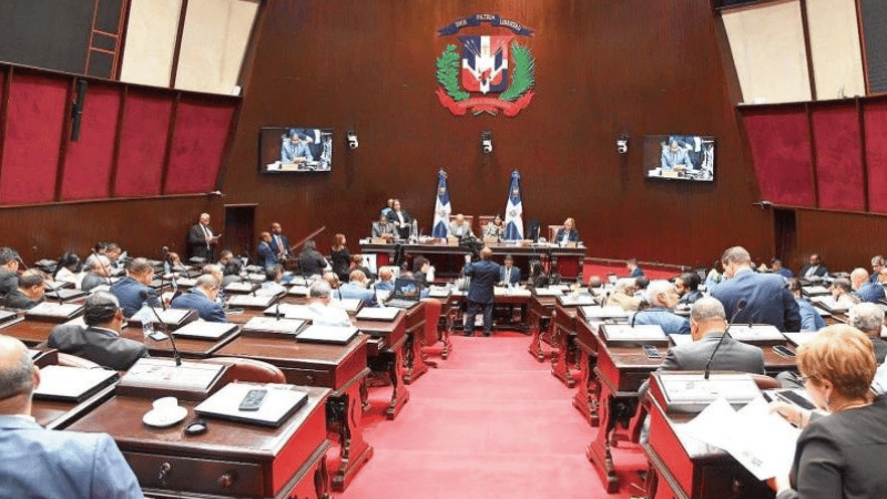 Cámara de Diputados estudia proyecto para garantizar paridad de género en candidaturas políticas