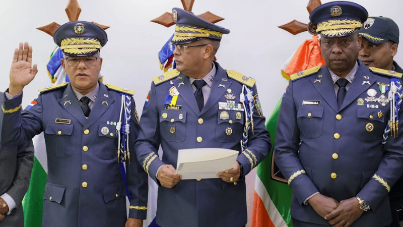 Director de la Policía Nacional posesiona al nuevo titular de la DIGESETT