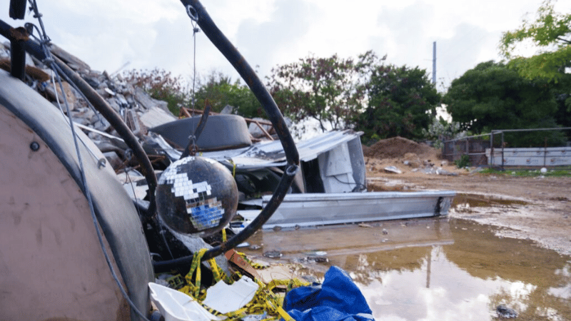 Escombros del Jet Set son trasladados a la Feria Ganadera para peritajes