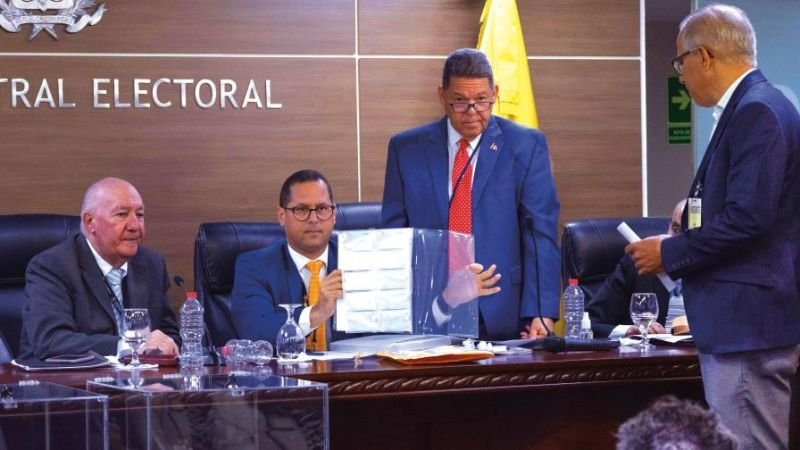 La JCE Evalúa Capacidades Tecnológicas de Oferentes para la Nueva Cédula de Identidad