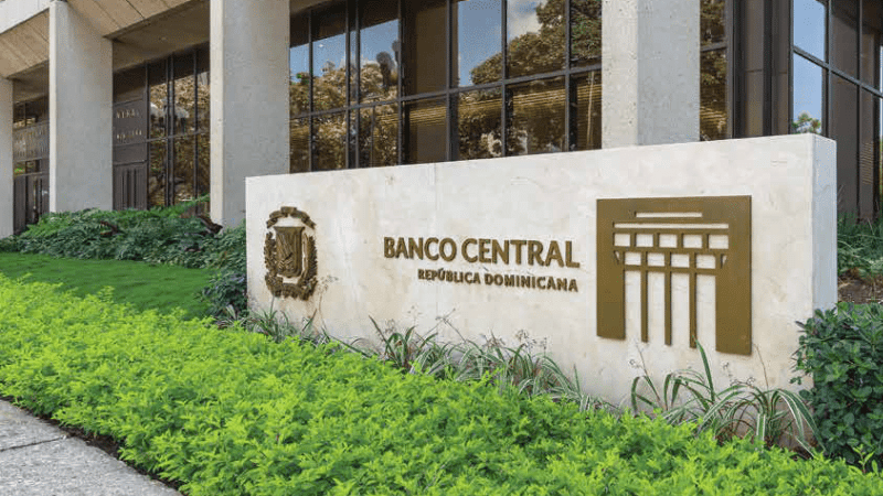 Disminuyen las Tasas de Interés en la Banca Múltiple: BCRD Destaca Fortaleza del Sistema Financiero