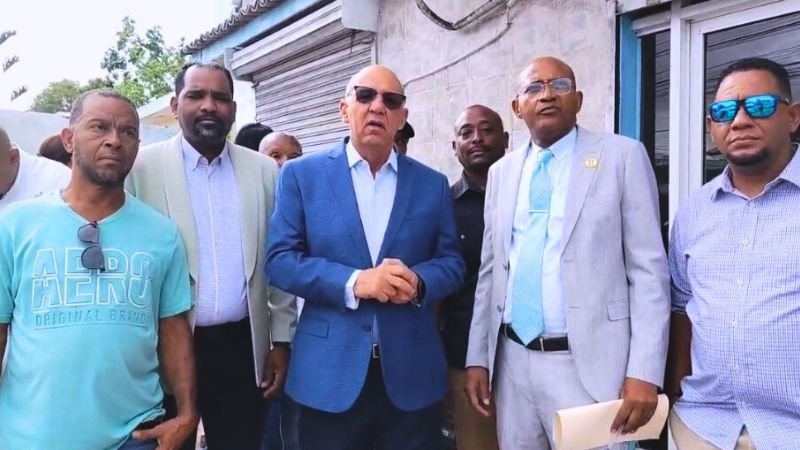 Comisión del PRM solicita explicaciones en Área III de Salud Pública por cancelaciones masivas