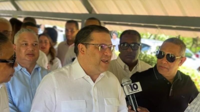 Yayo Sanz Lovatón destaca en La Vega proyección de crecimiento económico de RD según el FMI
