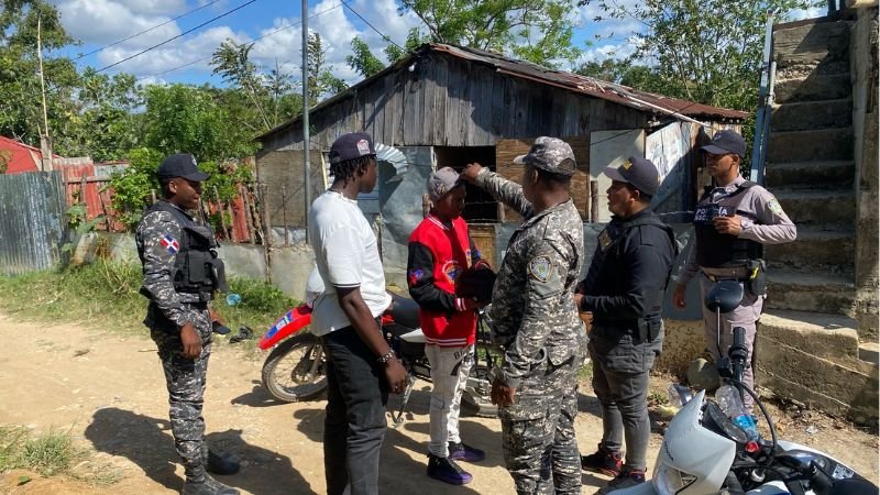 Policía Nacional y DICRIM lanzan operativo de captura tras ataque a chofer en Los Alcarrizos