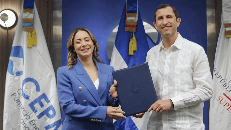 Supérate y Consorcio Energético Punta Cana Macao firman convenio para beneficiar a familias en situación de vulnerabilidad