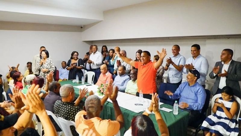 Rubén Disla lanza candidatura a la Dirección Central de la Fuerza del Pueblo