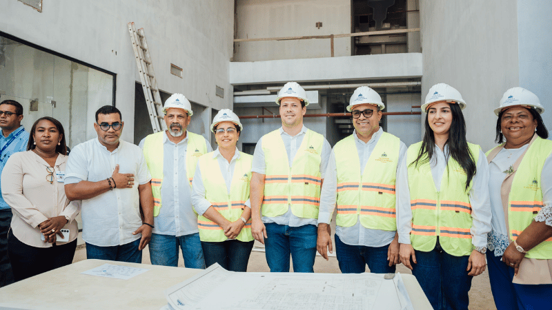 Ministro Bonilla supervisa construcción del Hospital Municipal de Dajabón