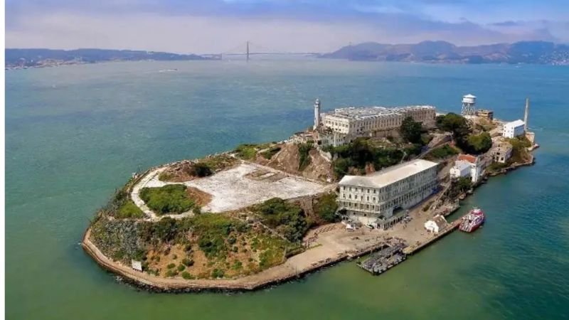 Trump ordena la reapertura de la prisión de Alcatraz para albergar a los delincuentes más violentos del país