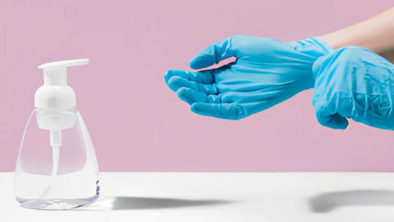 OMS alerta sobre uso excesivo de guantes médicos