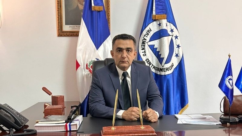 Diputado del Parlacen pide a Abinader retirar proyecto que podría limitar la libertad de expresión