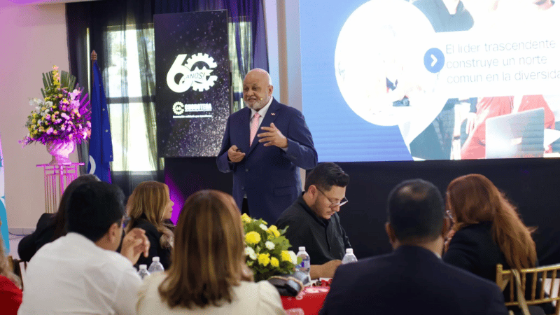 Roberto Fulcar lleva su visión de “Liderazgo Trascendente” a Honduras