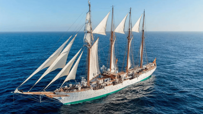 El Buque Escuela Juan Sebastián Elcano cautiva a los visitantes en Santo Domingo