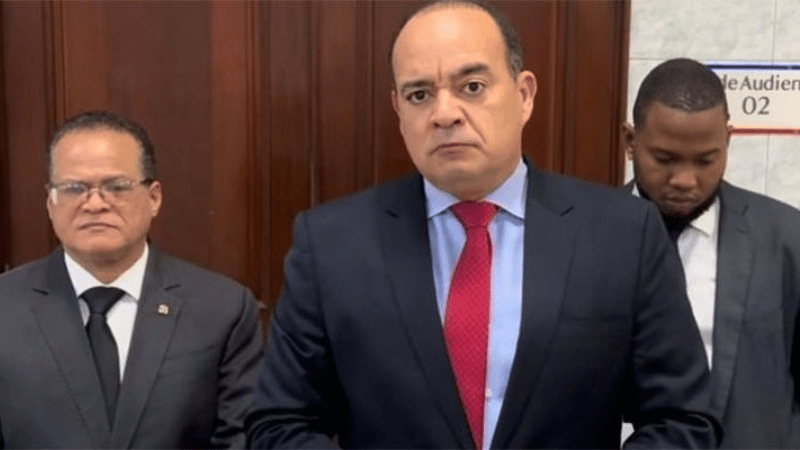 Someten al alcalde Dío Astacio ante el Tribunal Superior Administrativo por instalación de contenedores en las vías públicas