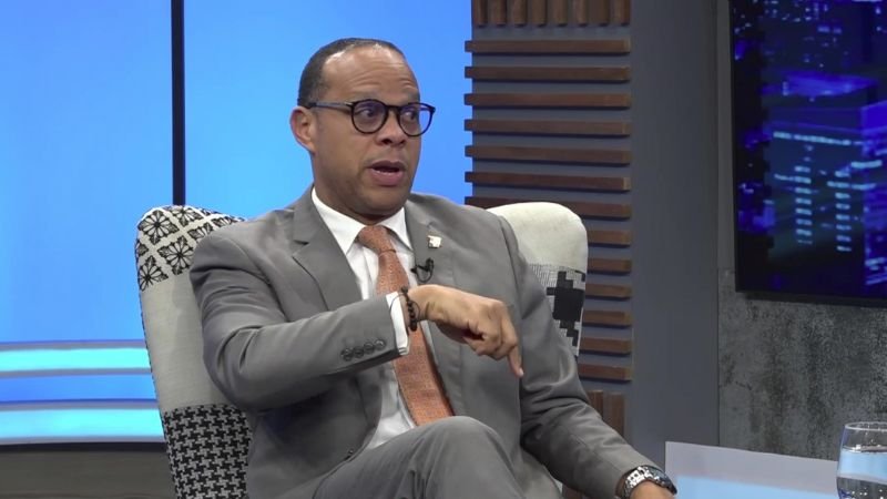 Diputado Sergio Moya “Gory” se querella contra comunicador Alfredo de la Cruz por supuesta difamación e injuria