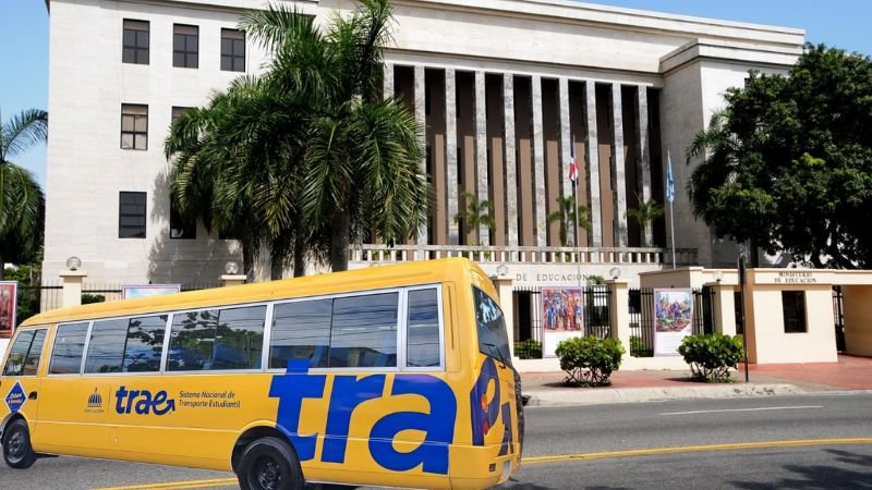 Minerd desvincula auxiliar por incumplimiento de protocolo de seguridad en autobús escolar