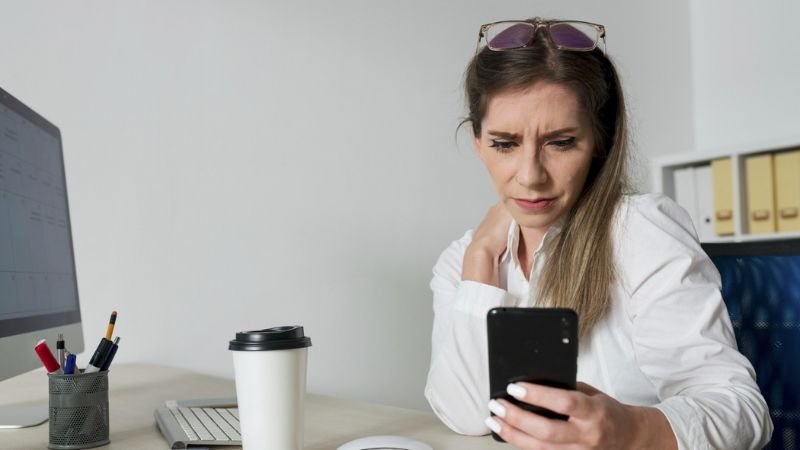 Alerta de estafa: Falsa oferta de empleo de YouTube circula en WhatsApp