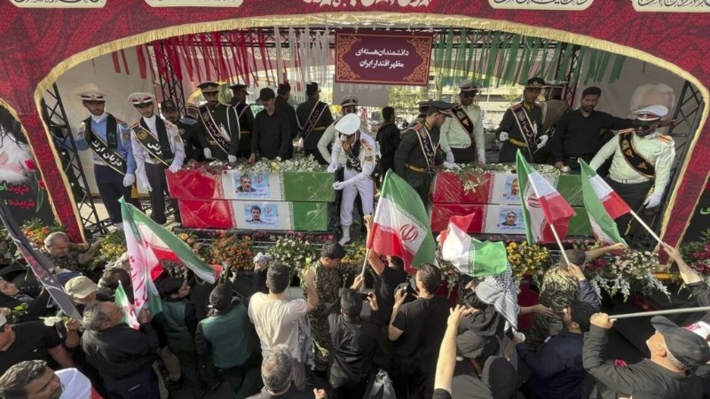 Velan a mandos militares y científicos iraníes tras ataques de Israel