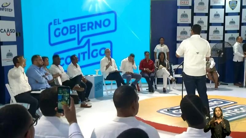 Dirigentes de fútbol de San Cristóbal valoran firmeza de Benny Metz ante el presidente por caso del estadio Rosendo Sepúlveda