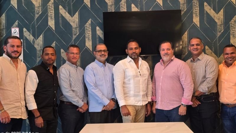 Empresarios publicitarios se comprometen con la innovación y el cumplimiento de la ética profesional