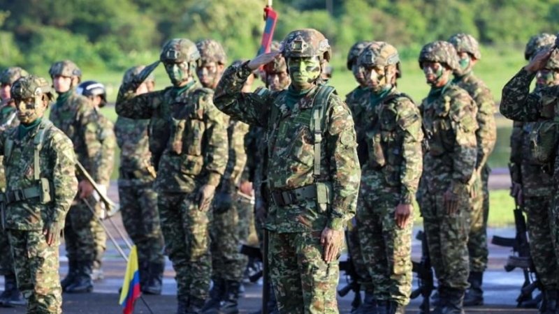 Tensión en el Cañón de Micay: 31 Soldados Colombianos Retenidos por Civiles en Zona Dominada por Guerrilla