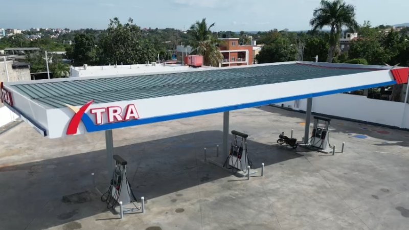 Denuncian alcalde Junior Santos permite bomba de combustibles al lado de hornos industriales en zona poblada