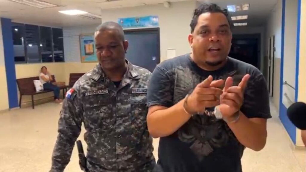 Se entrega a las autoridades “El Patrón de Jarabacoa”, implicado en caso de extorsión