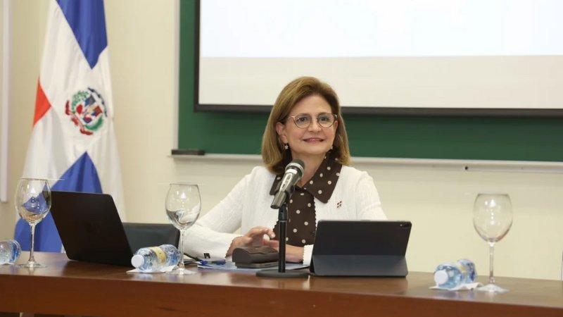 Raquel Peña desmiente crisis en SeNaSa y destaca expansión de cobertura gubernamental