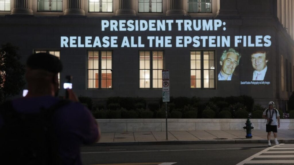 Trump Demanda al Wall Street Journal por Diez Mil Millones de Dólares por Difamación