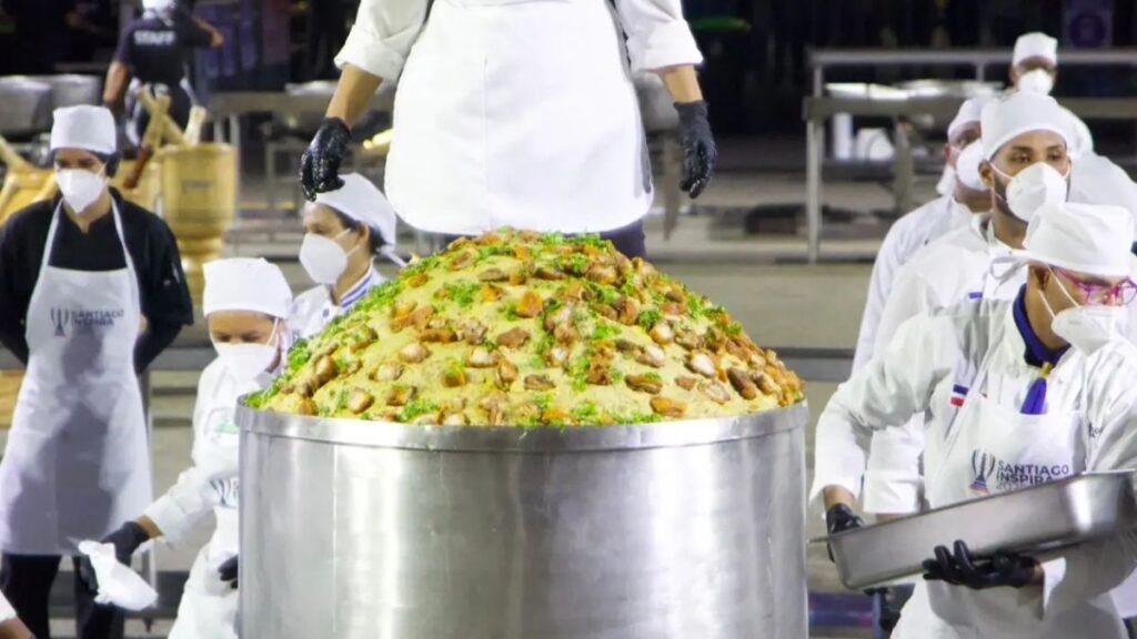 Santiago logra un Récord Guinness con el Mofongo más grande del planeta, superando las 1,226 libras