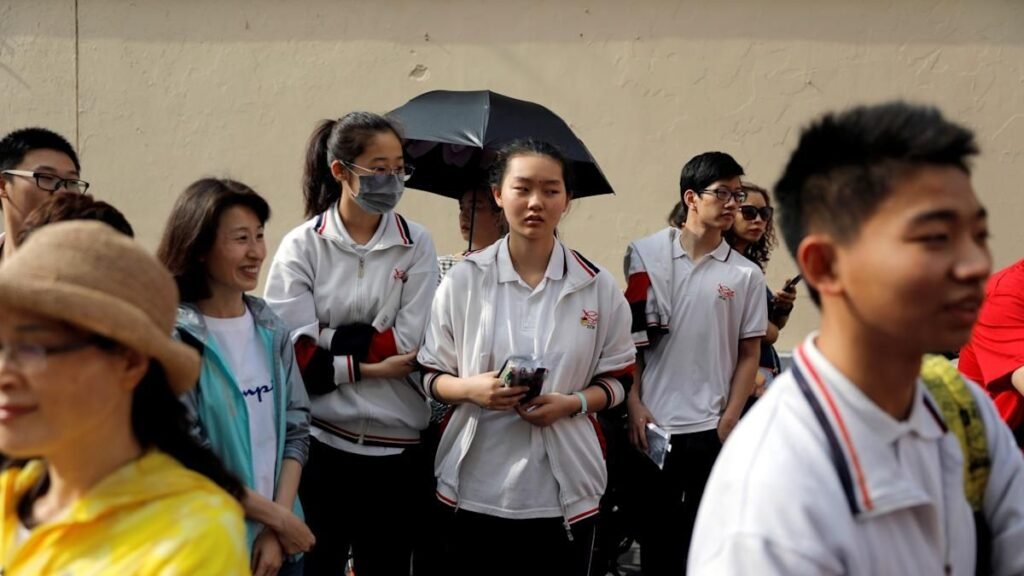 Gobierno de Trump pone en riesgo la permanencia de 6.000 estudiantes chinos en la Universidad de Chicago