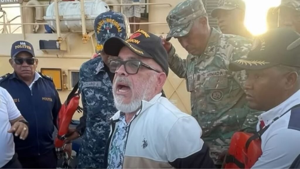 Detención de Ángel Martínez por conducta irrespetuosa ante juez en el Distrito Nacional