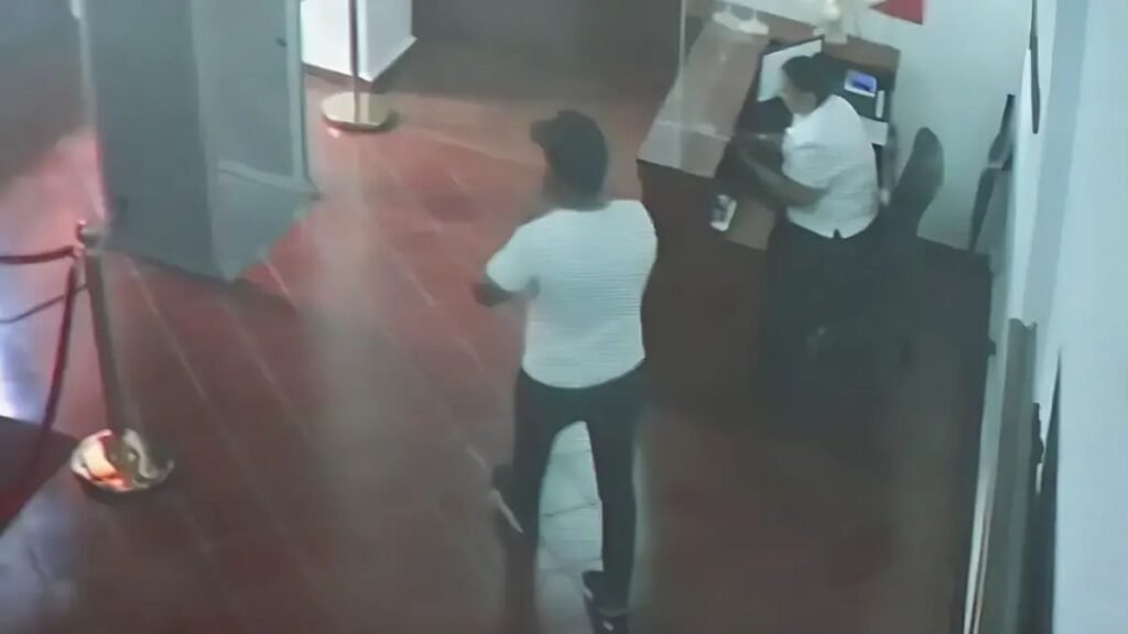 Juez impone prisión preventiva a hombre por robo de anillos históricos de Duarte