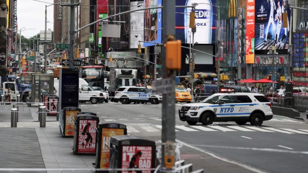 Times Square evacuada por amenaza de artefacto explosivo