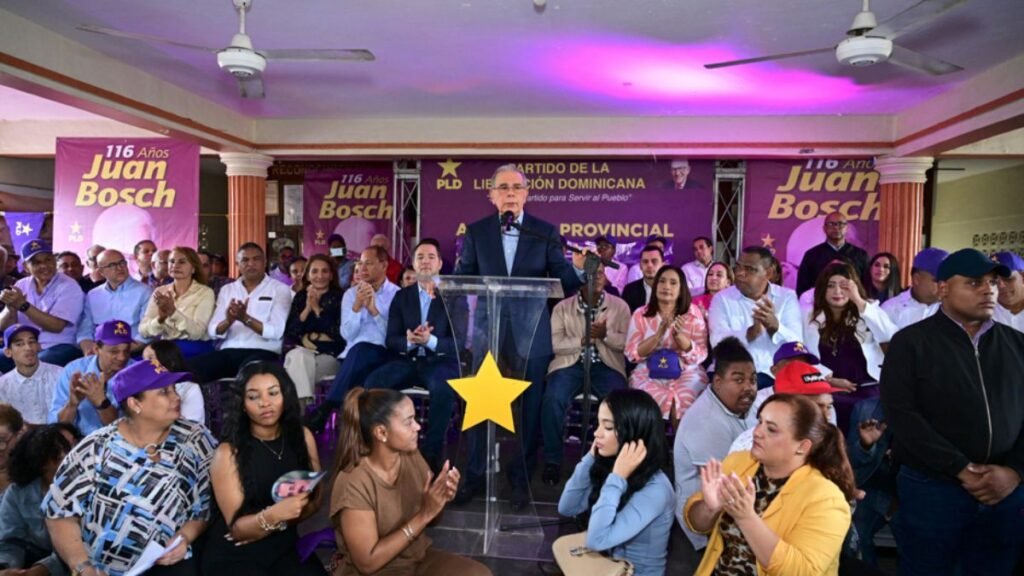 Danilo Medina atribuye apagones actuales a falta de continuidad en proyectos energéticos iniciados durante su gestión