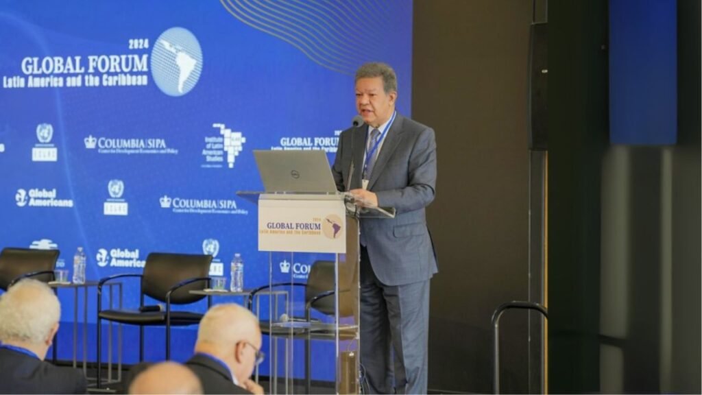 Leonel Fernández aborda desafíos de la educación superior ante la inteligencia artificial