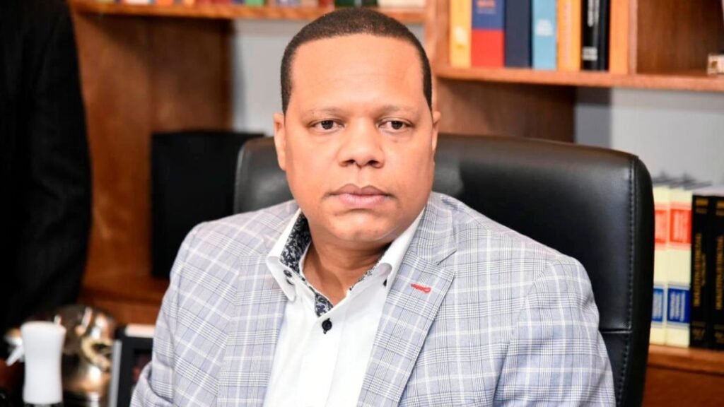 Alcántara refuta a Leonel sobre los precios del pollo en el mercado